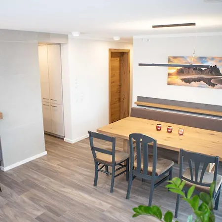 Familien Ferien By Holzbau Apartman
