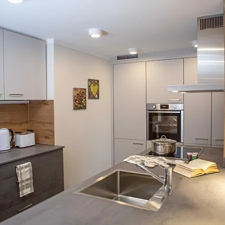 Familien Ferien By Holzbau Apartman